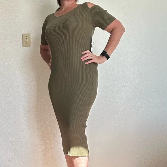 JustFab Olive Green Cold Shoulder Ribbed Knee-Length Dress Size Medium - Picture 1 of 13